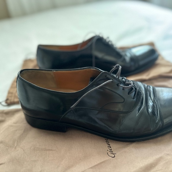 Salvatore Ferragamo leather derby shoes - Picture 2 of 4